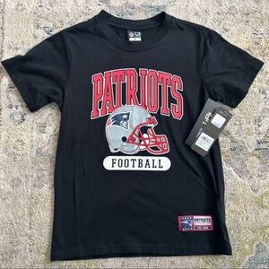 NWT NFL Patriots Football Graphic T-shirt Kids Size 8